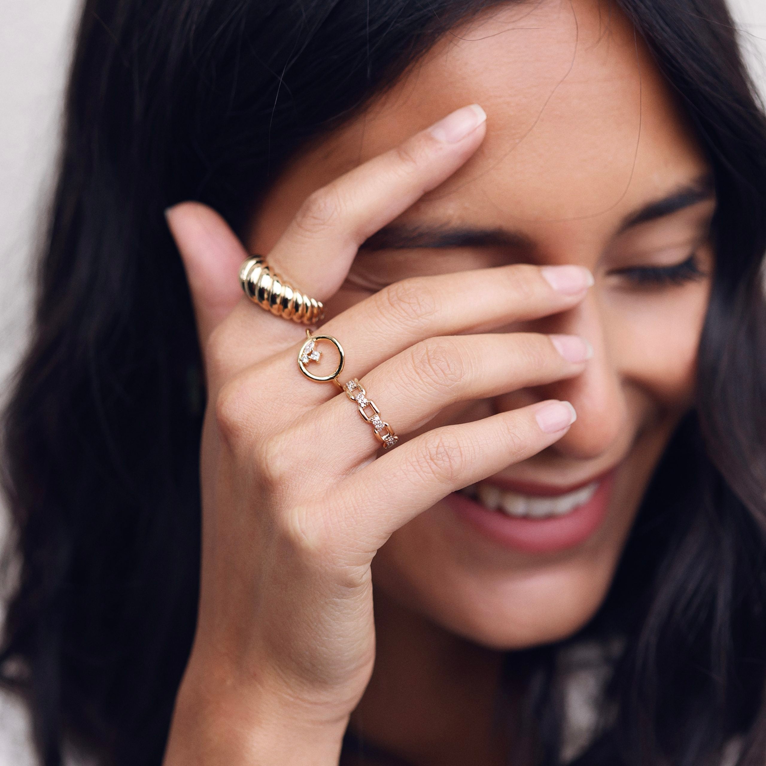 Bague dorée JONAS et DAYANA - Élégance moderne - Chloé Rose Genève