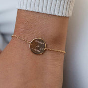 ALBA - Bracelet personnalisable doré médaille ronde et chaîne - Bijou porté