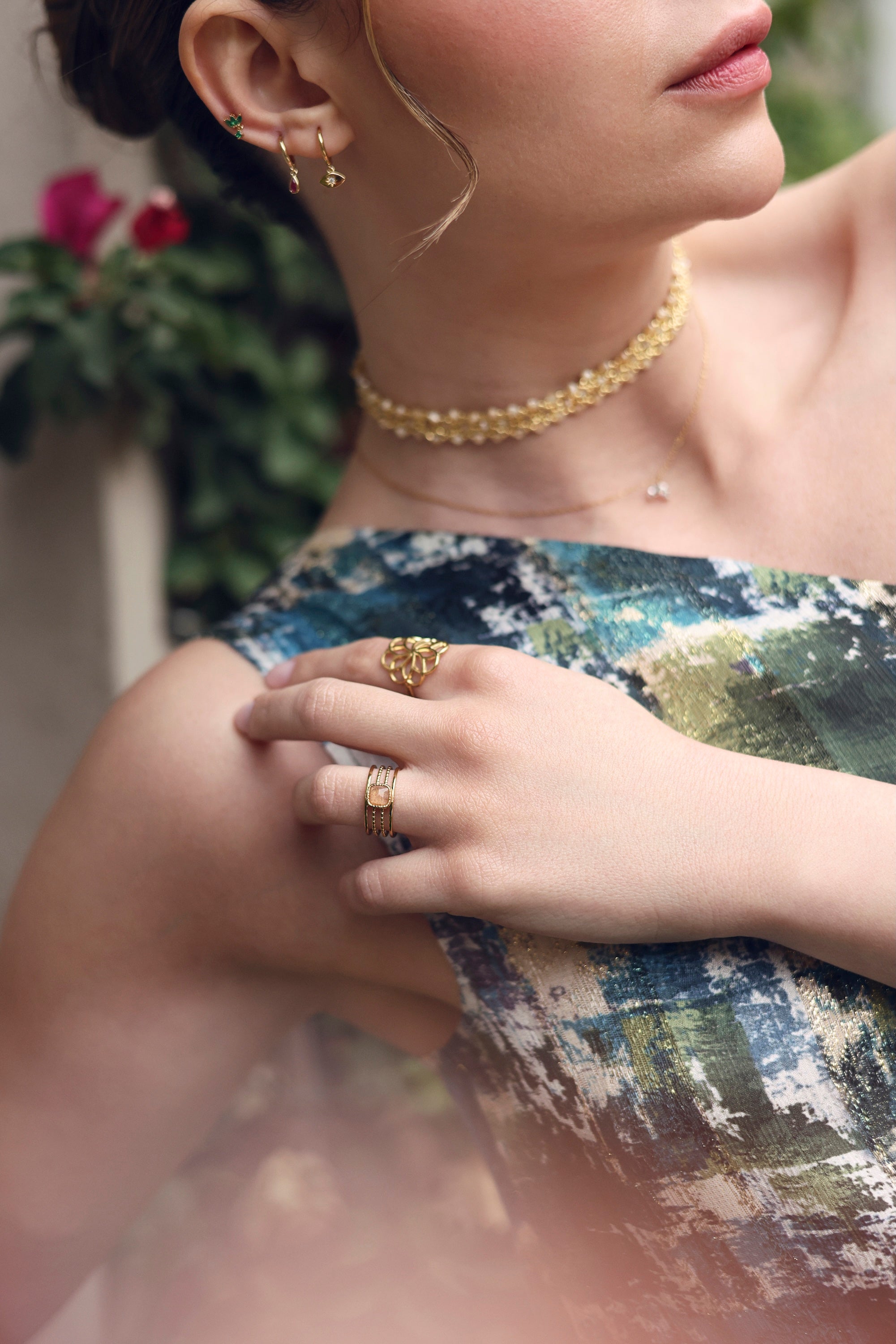 Bague dorée Havia quartz fraise ajustable multi-rangs ornée d'une pierre carrée - Bijou porté