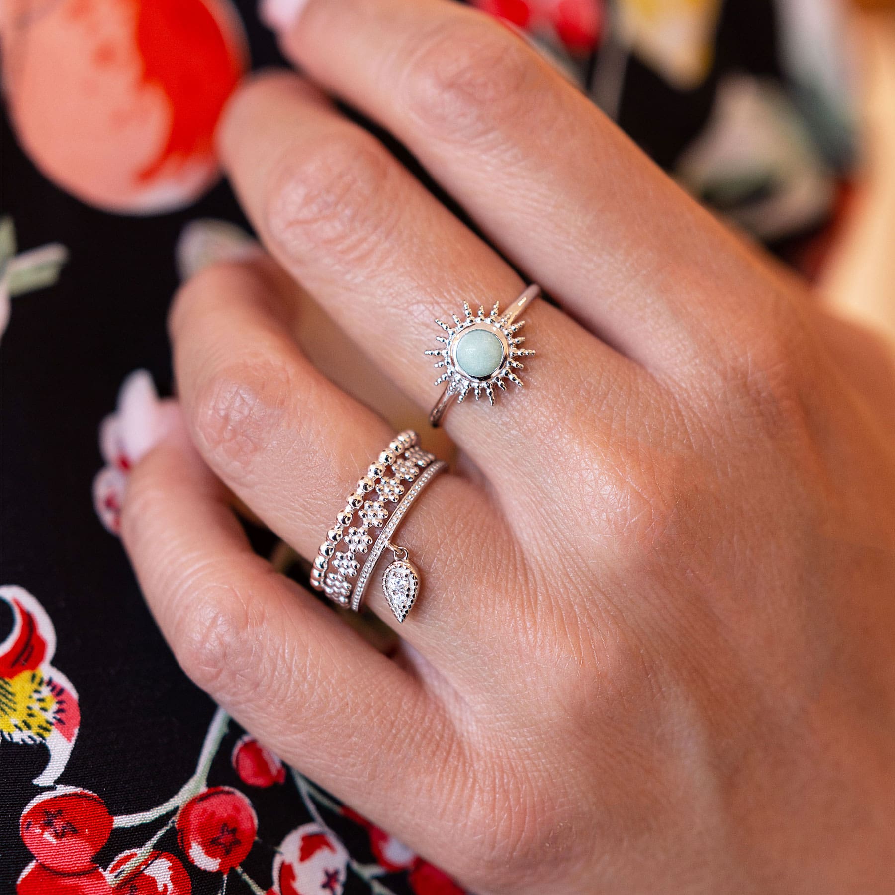 Bague en argent Buffy soleil orné d'une pierre en aventurine - Bijou porté 