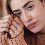  Bague Heloa en argent orné de zircons - Bijou porté 