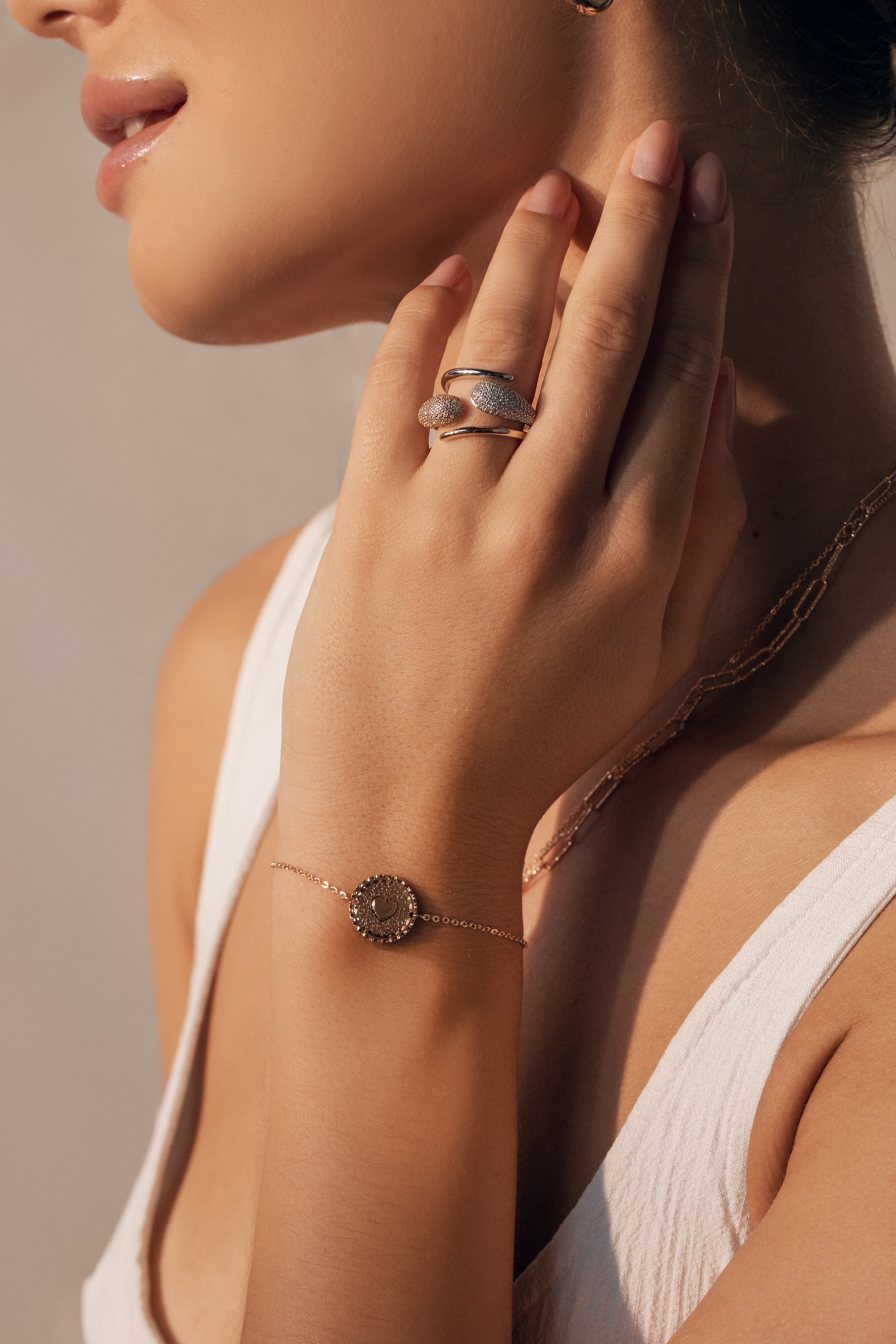 Bague en argent goutte zircons - Bijou porté