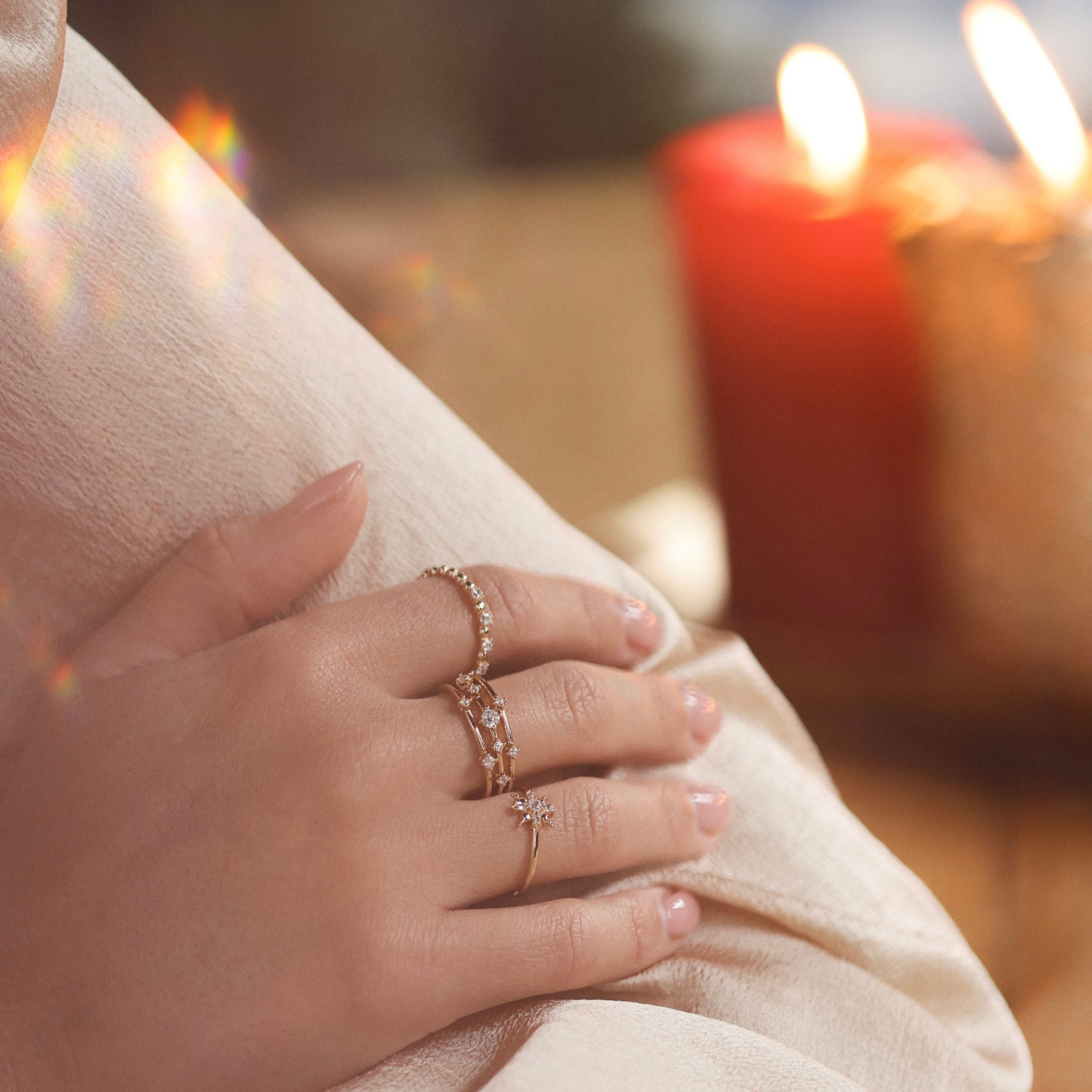 Bague dorée ALAN ornée de zircons, style élégant et minimaliste - Chloé Rose Genève