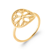 Bague dorée Jamila à motifs orientaux - Bijou photographié sur fond blanc 