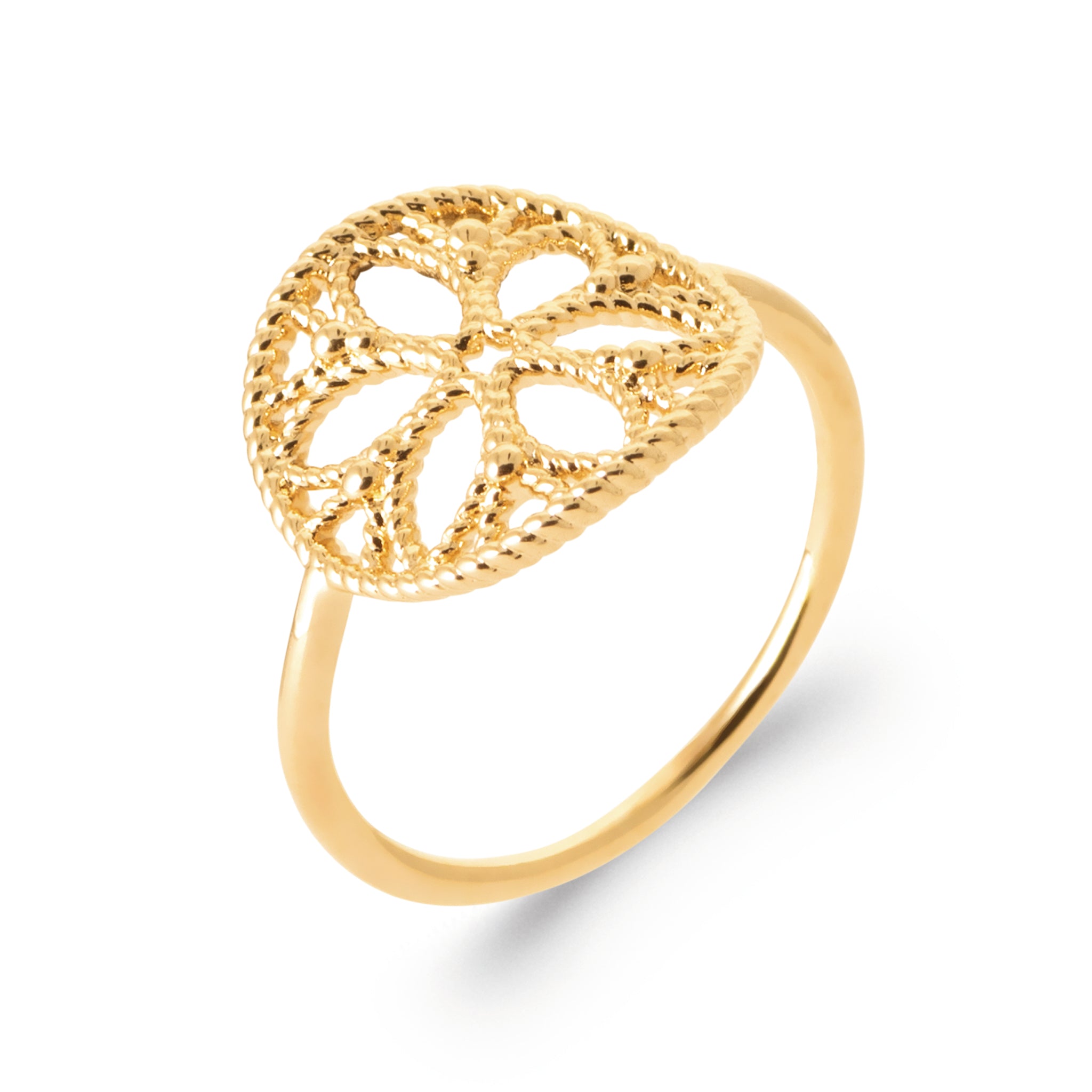 Bague dorée Jamila à motifs orientaux - Bijou photographié sur fond blanc 