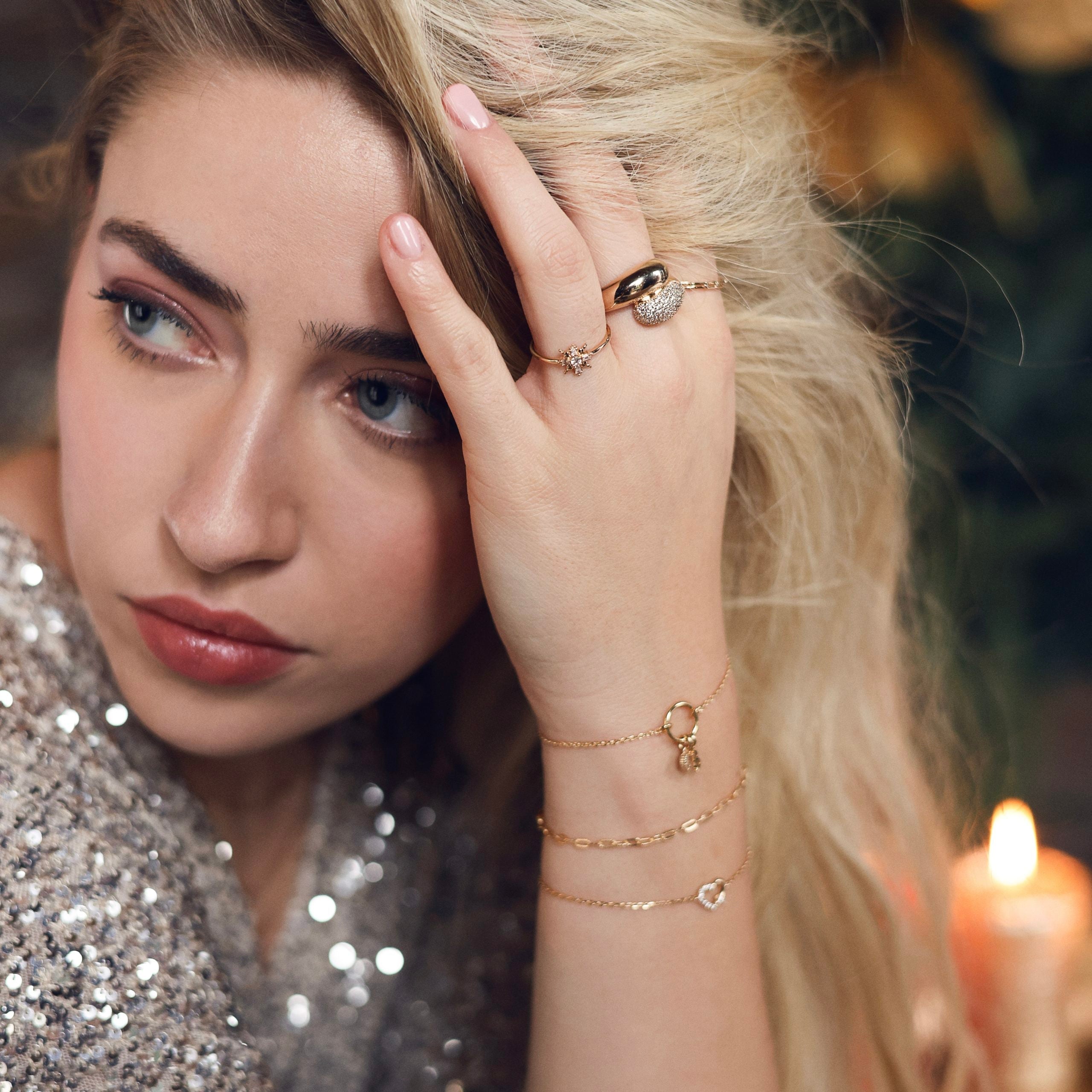 Bague dorée YOKO ZIRCONS - Bijou porté