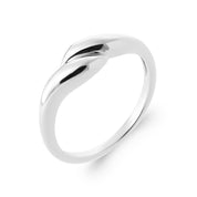 Bague en argent Minya vagues croisées - Bijou photographié sur fond blanc 