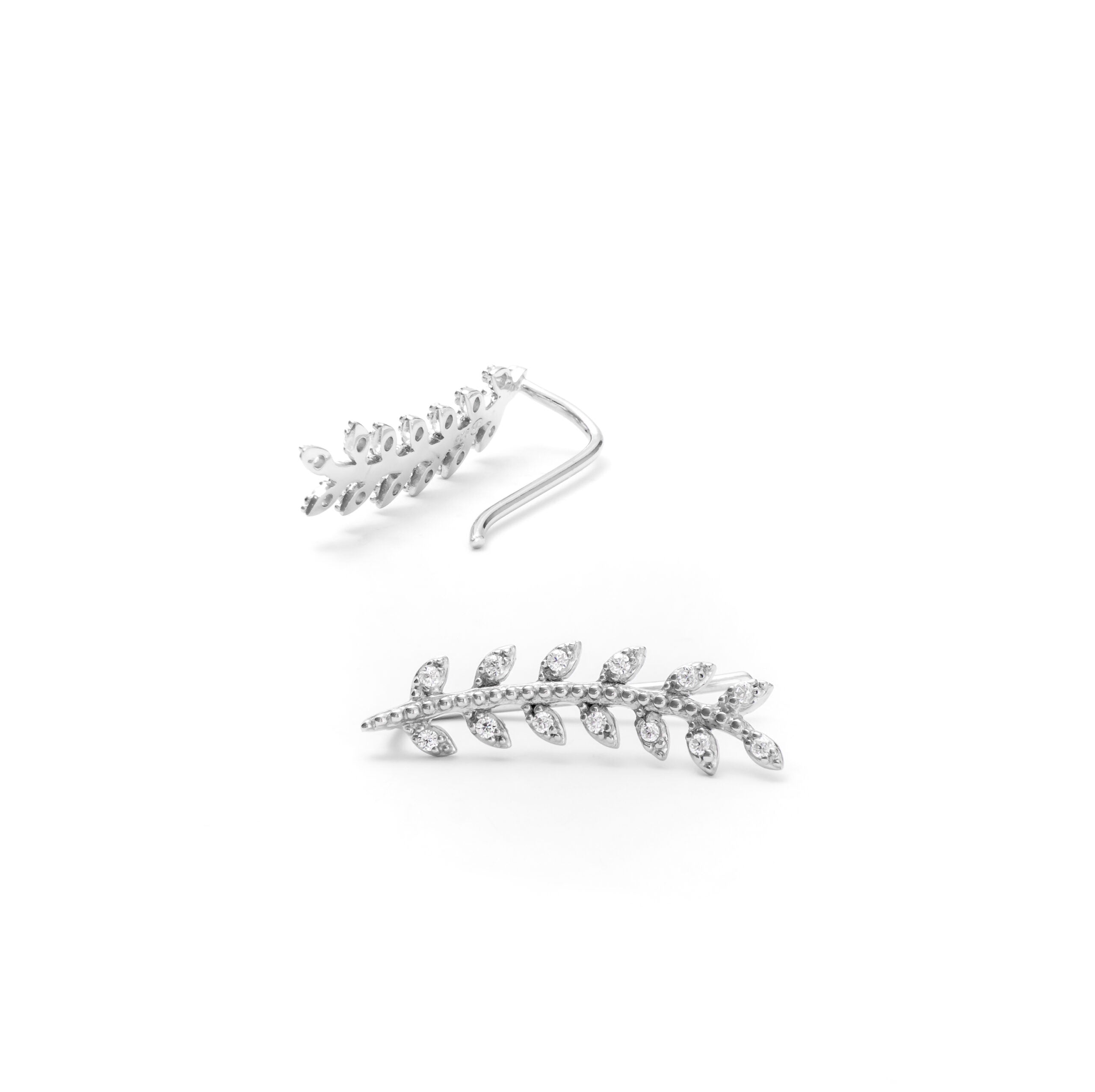 Barrettes Alexane zircons feuilles de laurier argentées sertie de zircons - Bijou photographié sur un fond blanc 