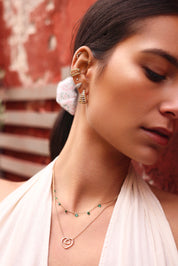 Boucles d'oreilles dorées Clelia M - Bijou porté
