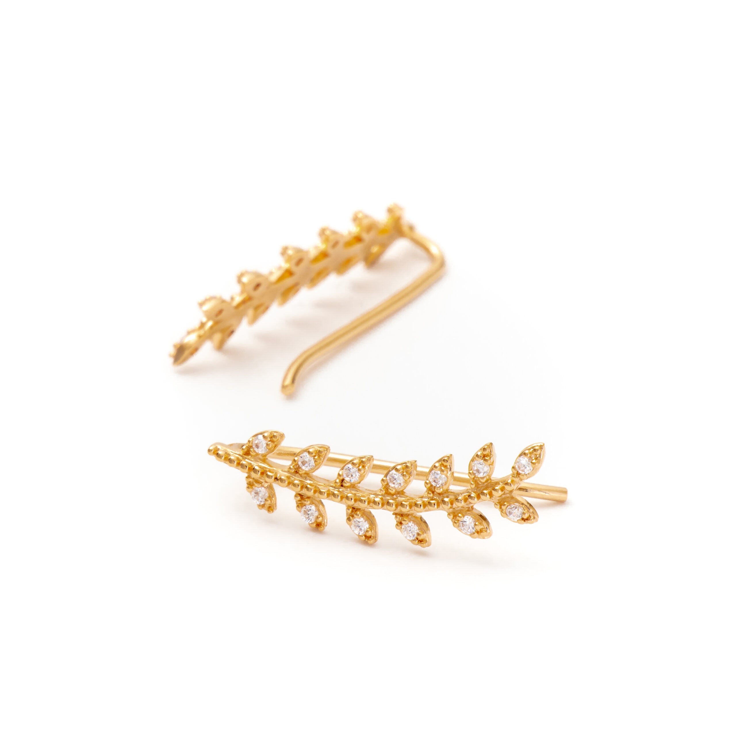 Boucle barrettes feuilles de laurier dorées avec zircons - Bijou photographié sur fond blanc