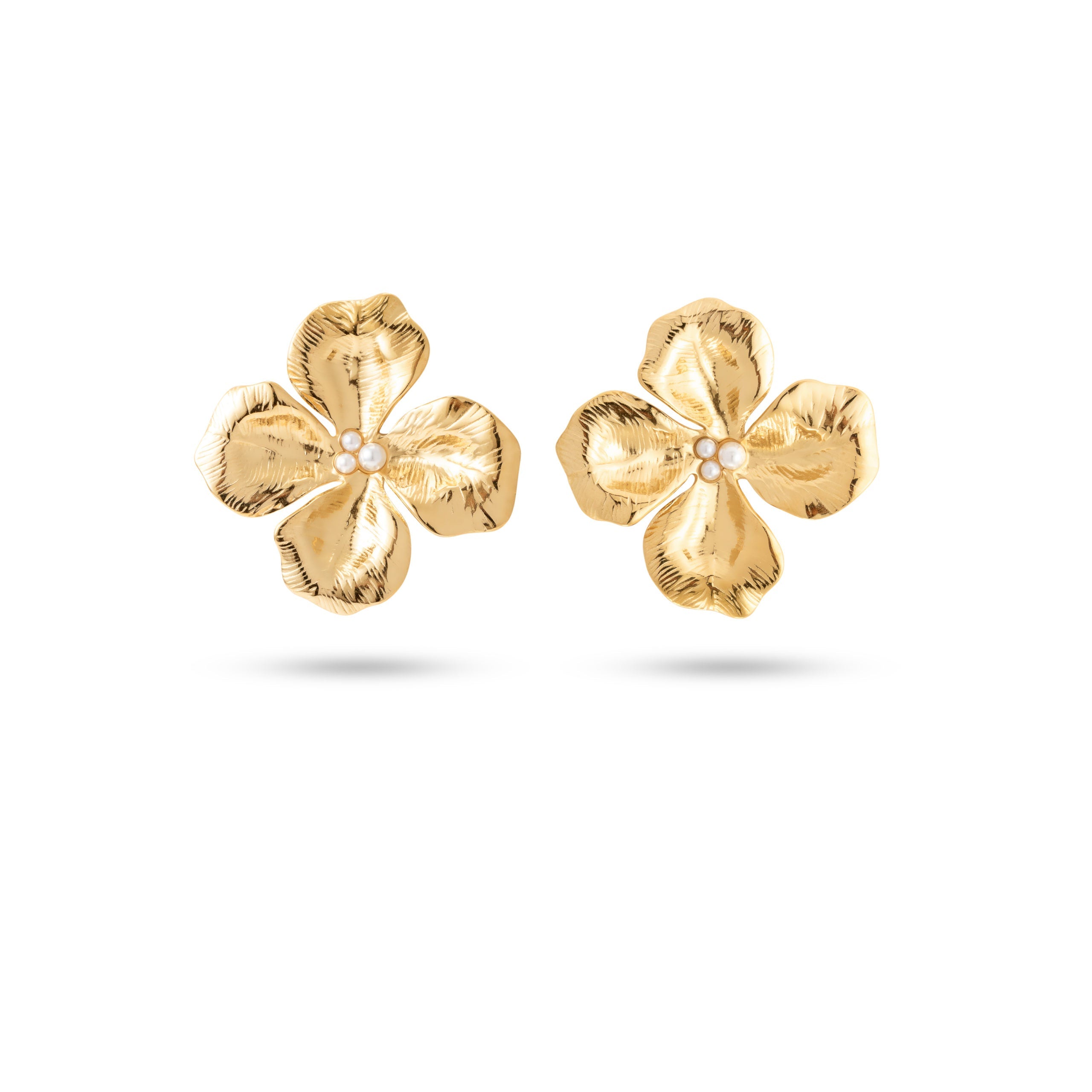 Boucles dorées CALIOPE - Bijou photographié sur fond blanc