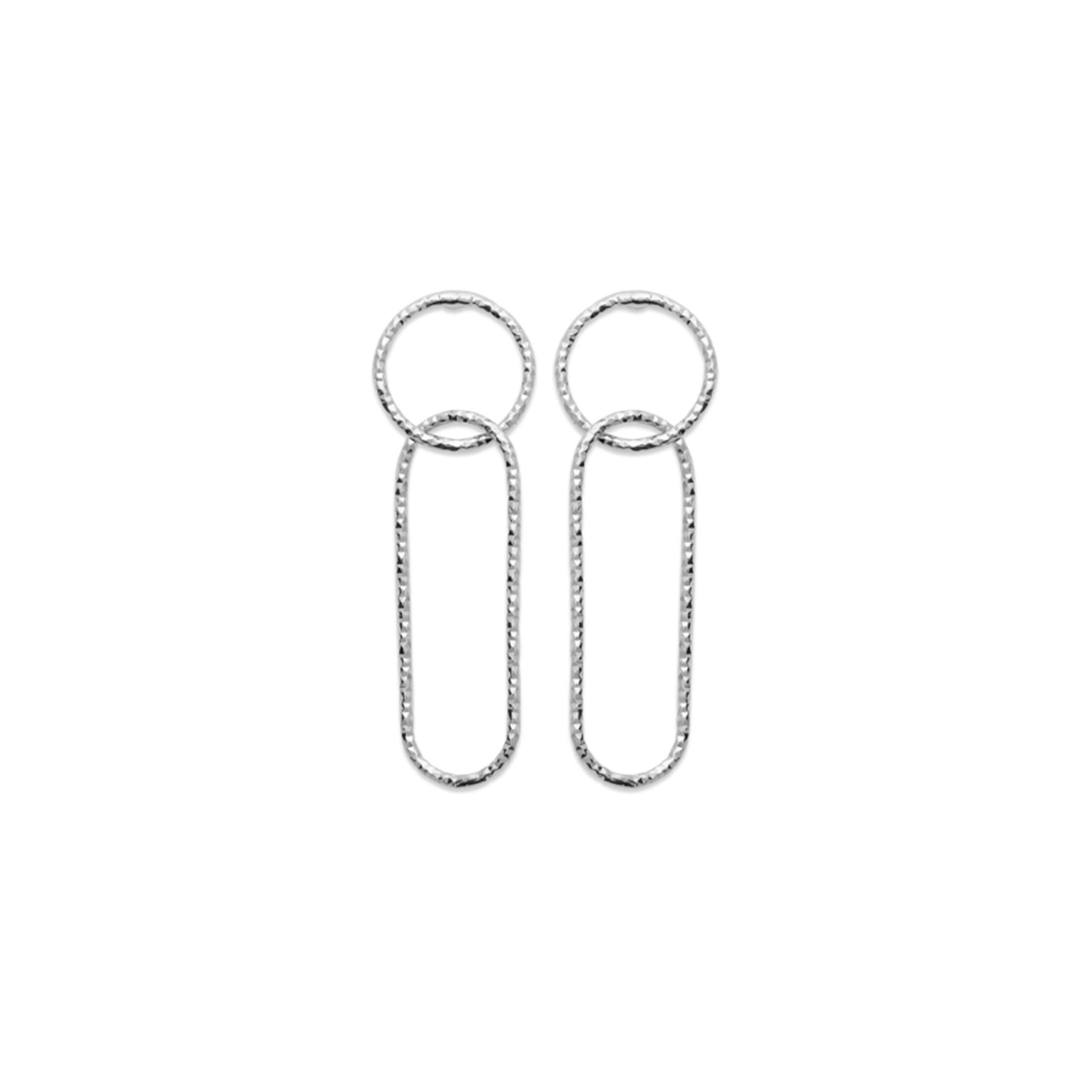 Boucles d'oreilles pendantes Valeria en argent 925 martelée - Bijou photographié sur fond blanc