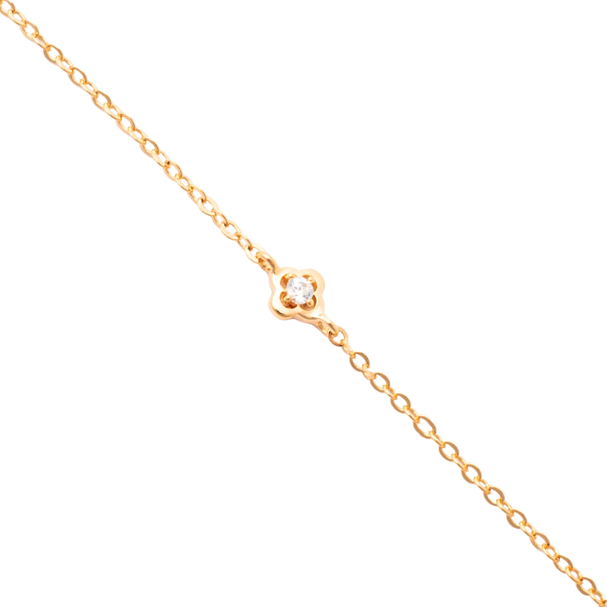 Bracelet doré Elowen à fleur de zircon - Bijou photographié sur fond blanc 