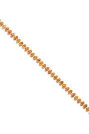 Bracelet en pierres naturelles et perles dorées jahnis ambre avec finition perles en nacre sur la chaîne de rallonge - Bijou sur fond blanc