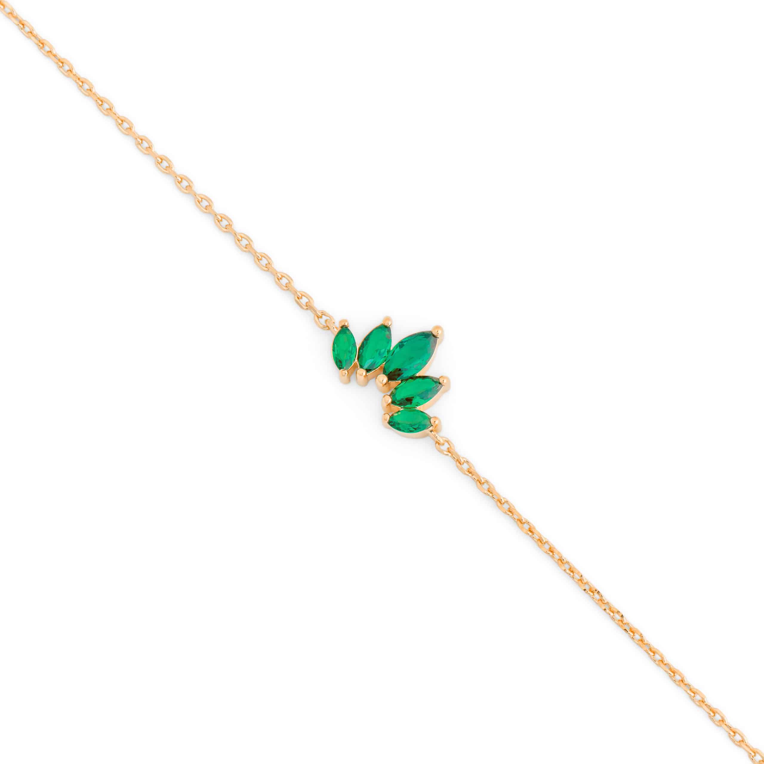 Bracelet doré Maïssane serti de zircons vert - Bijou photographié sur fond blanc 