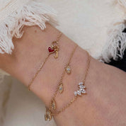 Bracelet Maïssane doré serti de zircons - Bijou porté 
