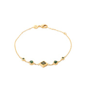 Bracelet chaîne dorée Clotilde, pierres naturelles et zircons verts - Bijou photographié sur fond blanc 