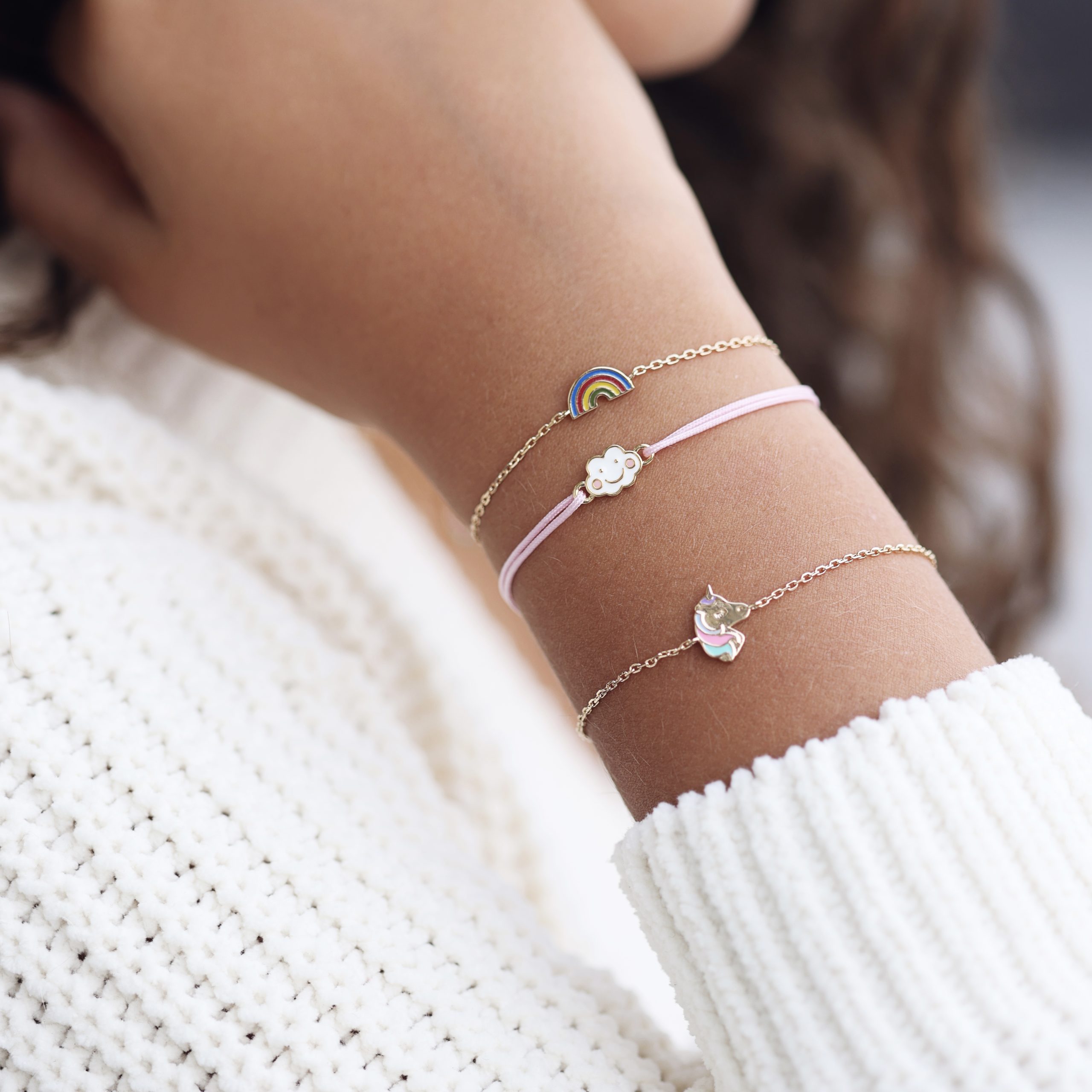 Bracelet doré enfant ARC-EN-CIEL - Bijou porté