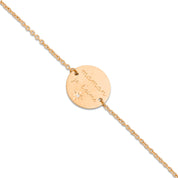Bracelet doré maman je t'aime avec médaillon gravé et orné d'un petit zircon- Bijou photographié sur fond blanc 