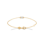 Bracelet doré Mayaan, zircon central entouré de petits zircons - Bijou photographié sur fond blanc 