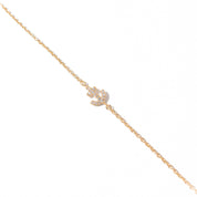 Bracelet doré avec un pendentif ancre orné de zircons Yulia - Bijou photographié sur fond blanc 