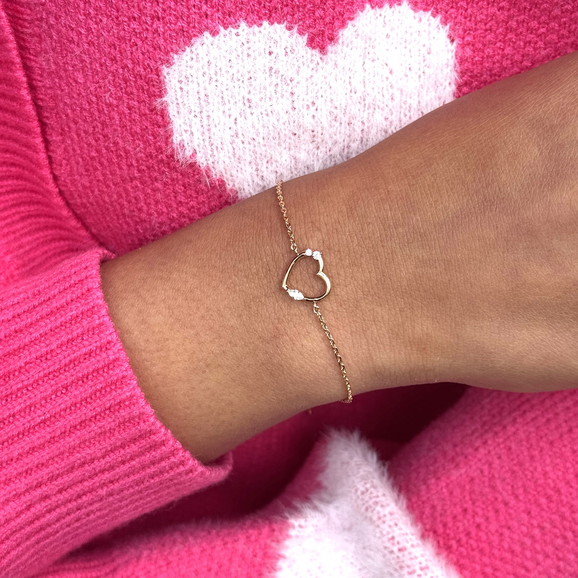 Bracelet doré Galinda avec cœur serti de zircons - Bijou porté