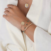 Bracelet doré maman je t'aime avec médaillon gravé et orné d'un petit zircon- - Bijou porté