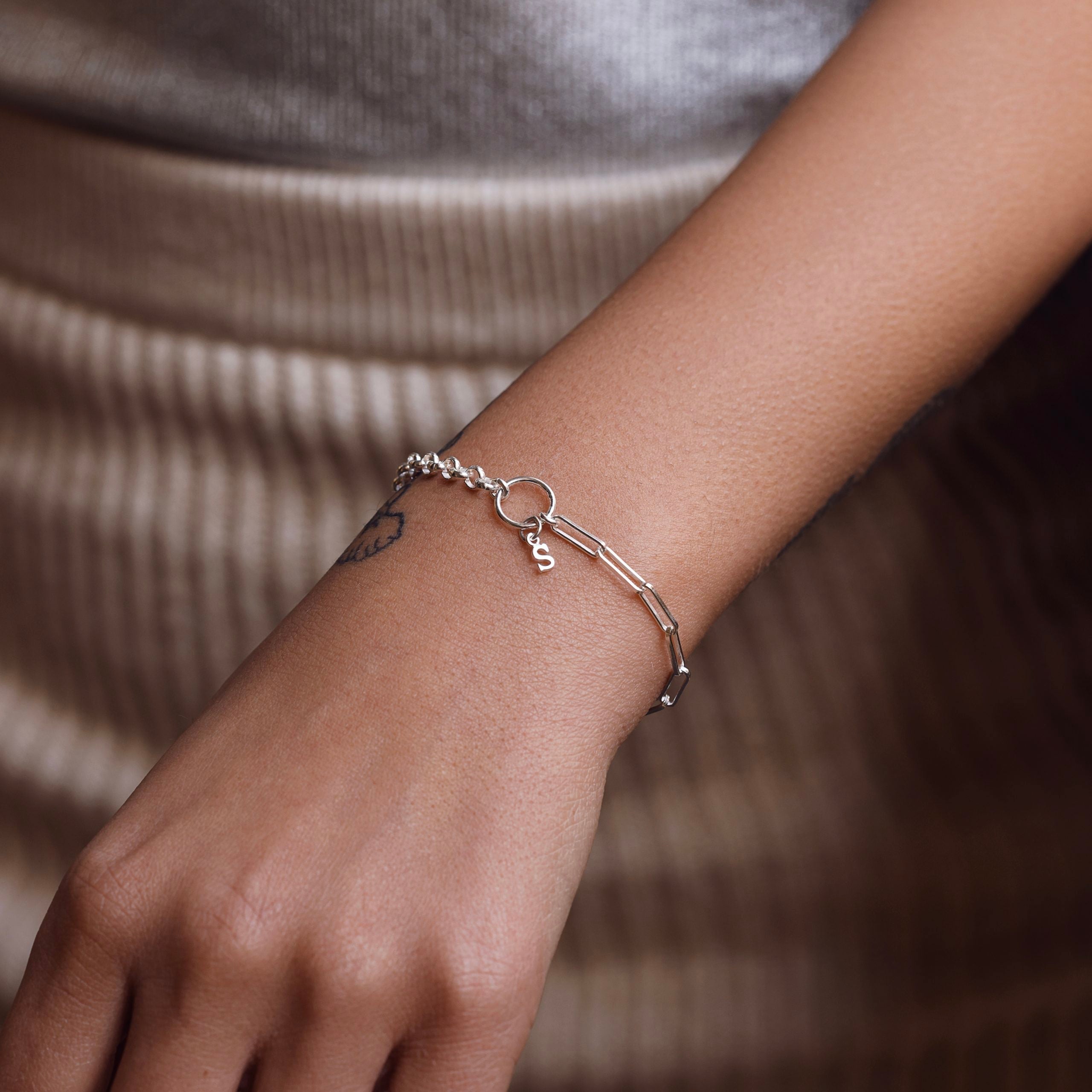 Bracelet personnalisable charms argent Selena - Bijou porté