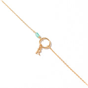 Bracelet personnalisable doré pierre aventurine pour initiales et charms Laila - Bijou photographié sur fond blanc