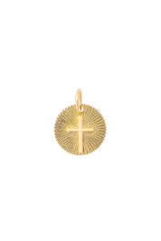 Charm doré médaillon Croix soleil - Bijou sur fond blanc