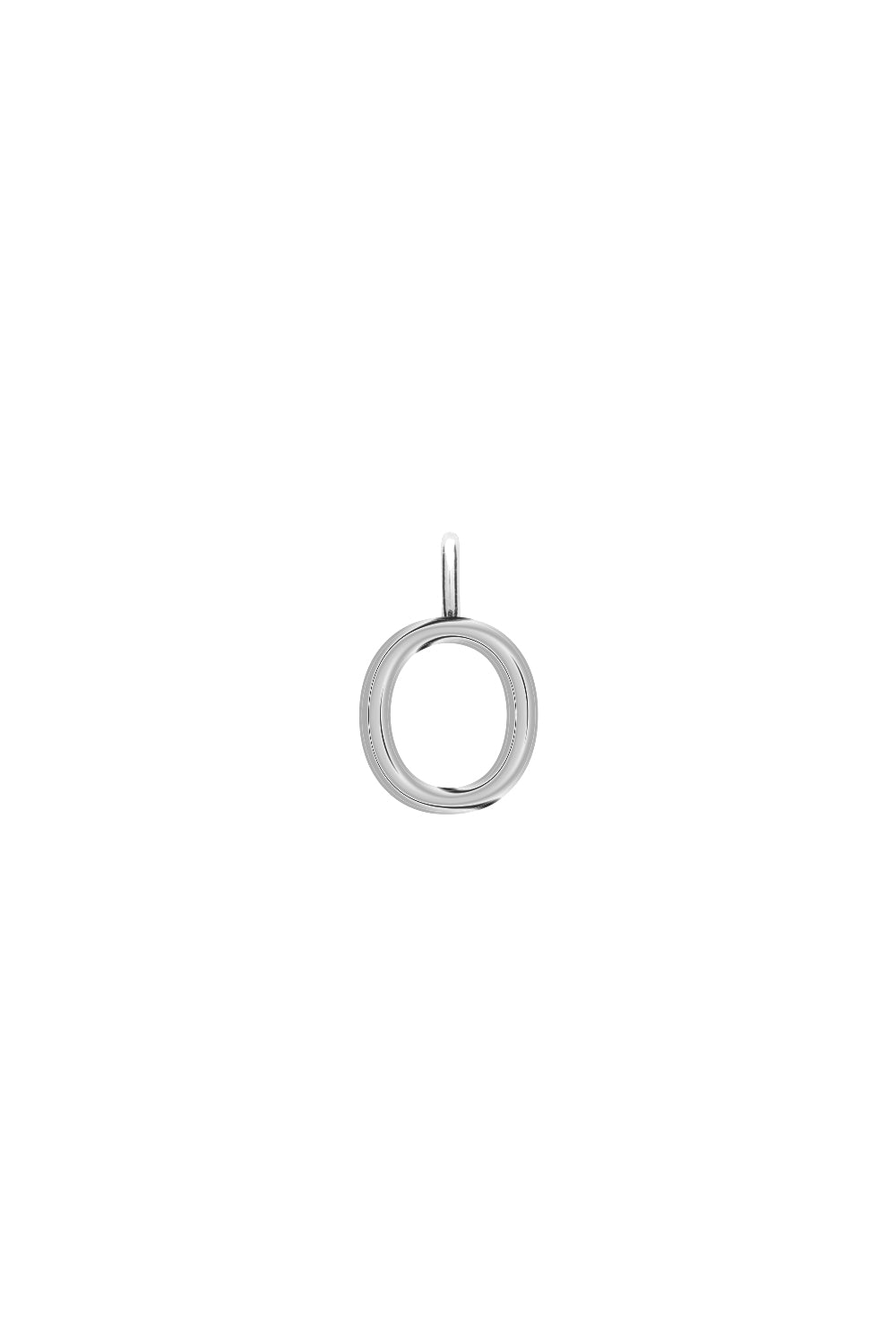 Charm argent lettre O - Bijou photographié sur fond blanc