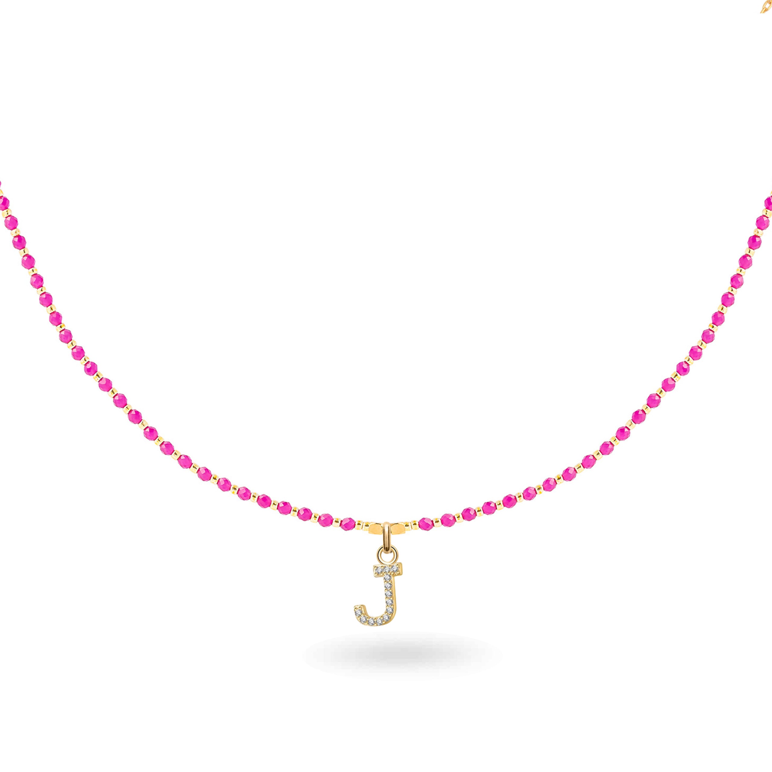 Collier personnalisable initiales et charms Nelia agate fuchsia - Bijou photographié sur fond blanc