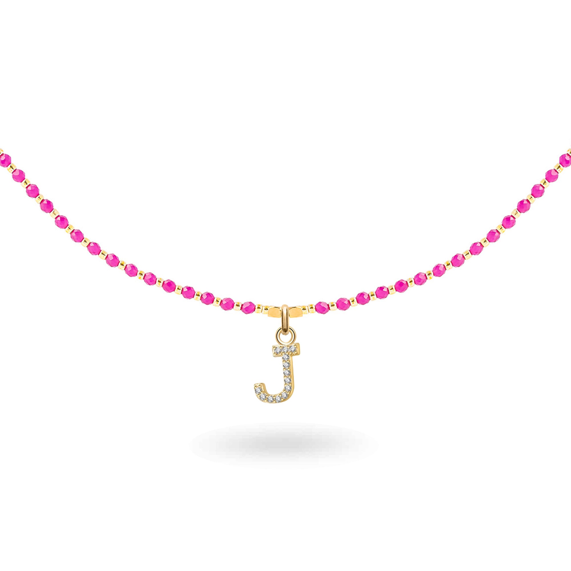 Collier personnalisable initiales et charms Nelia agate fuchsia - Bijou photographié sur fond blanc