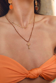Collier doré Kassya quartz orange avec pendentif fleur et pierres naturelles - Bijou porté