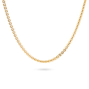 Collier doré Adelaine en maille composée de petits carrés striés - Bijou photographié sur fond blanc