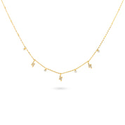 Collier doréDavia éclair orné de pendentifs sertis de zircons - Bijou photographié sur fond blanc