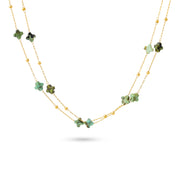 Collier sautoir doré Fergi turquoise africaine chaîne fine orné de pierres naturelles en forme de trèfle - Bijou photographié sur fond blanc