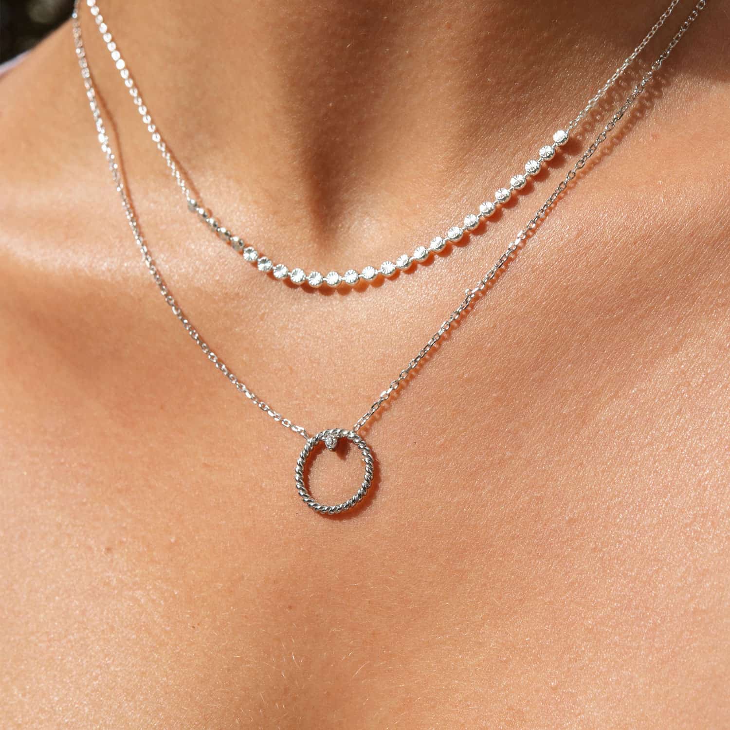 Collier Satine argent 925 pendentif Rond zircon - Bijou porté focus 