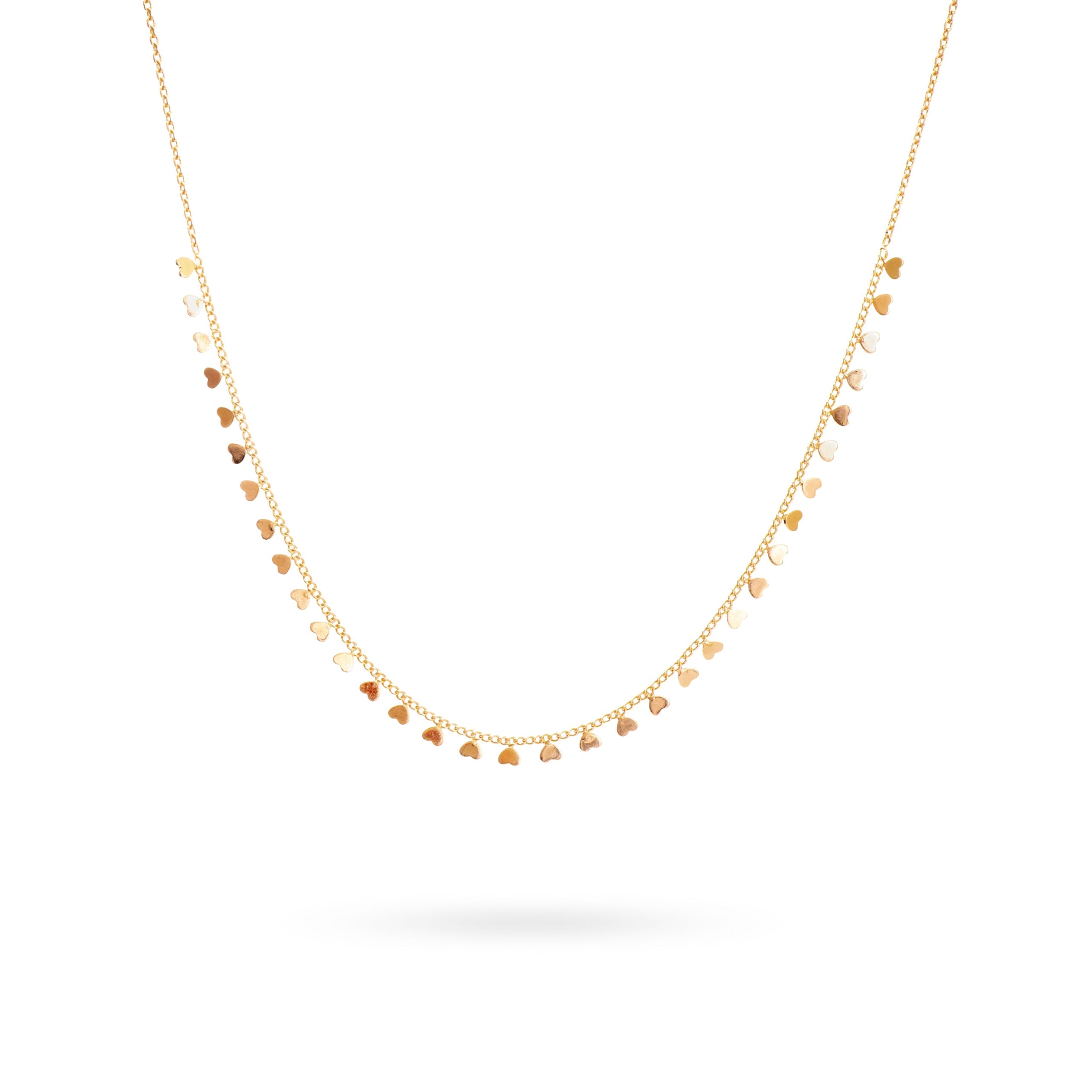 Collier Doré Amore coeurs - Bijou photographié sur fond blanc 