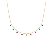 Collier doré Aviva avec des zircons multicolore - Bijou photographié sur fond blanc 