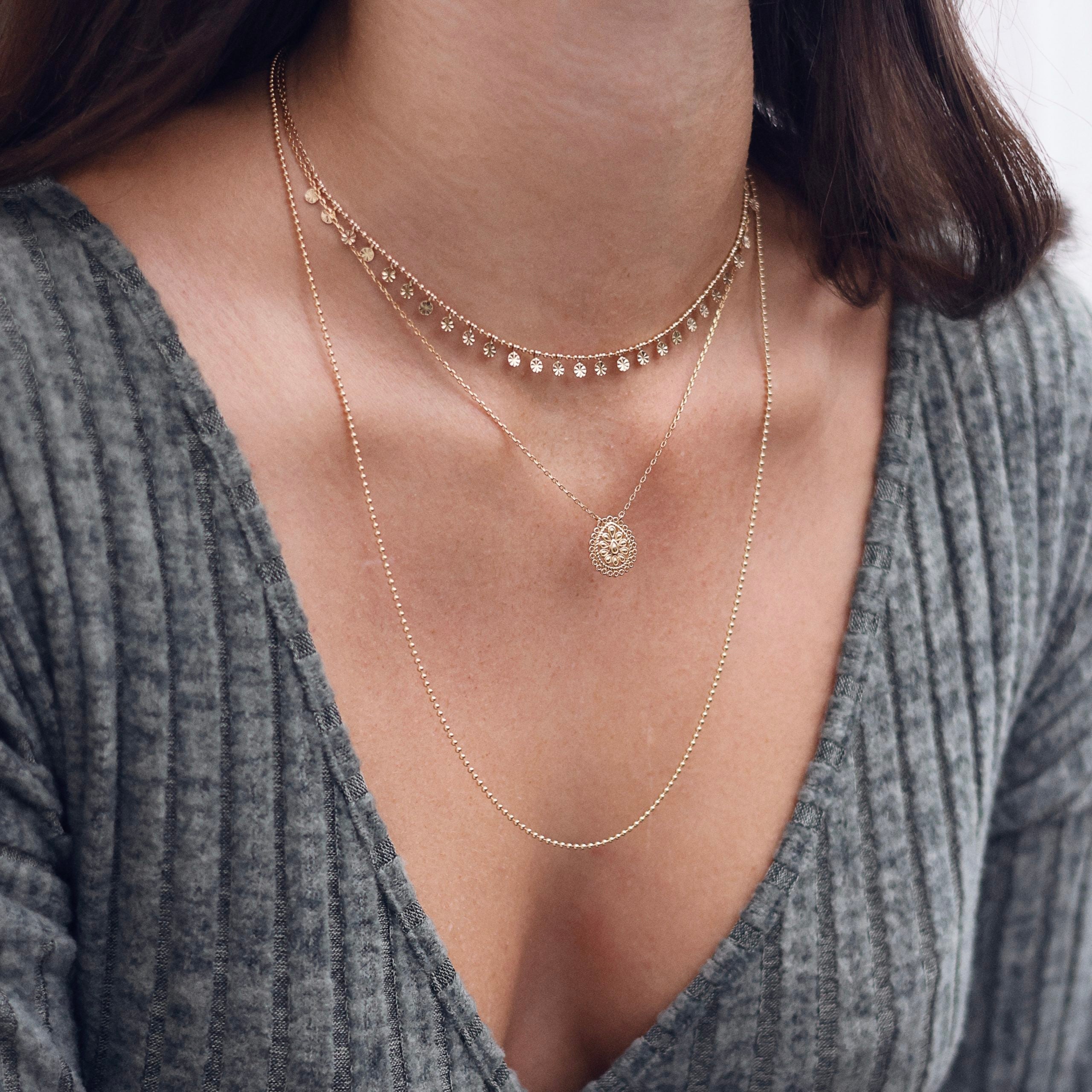 Collier doré GARANCE pampilles - Bijou porté