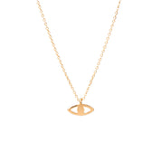 Collier doré avec pendentif œil - Bijou photographié sur fond blanc 