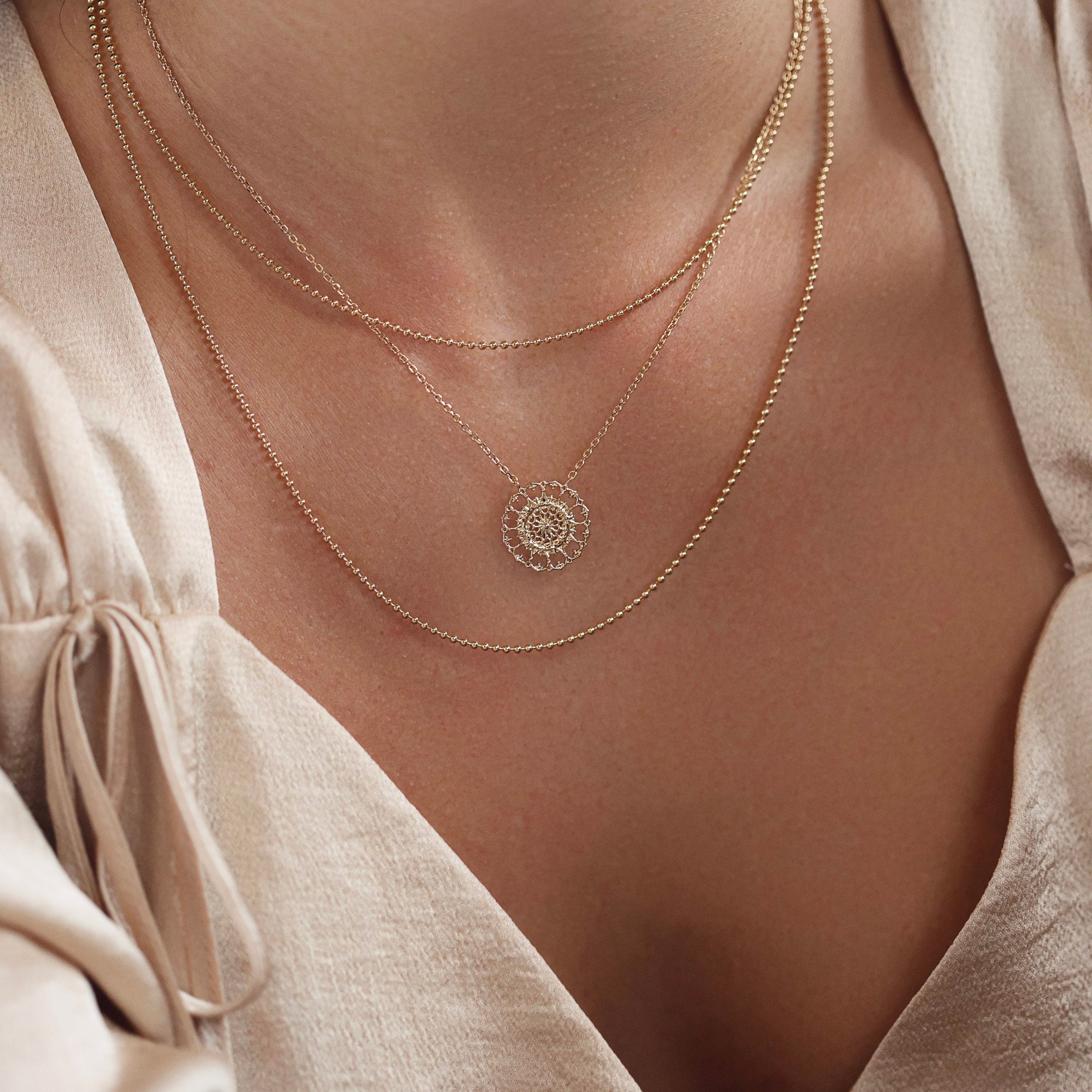 Collier doré CYRILLE - Bijou porté