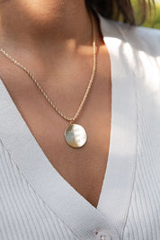 Collier personnalisable doré Alba - Bijou porté