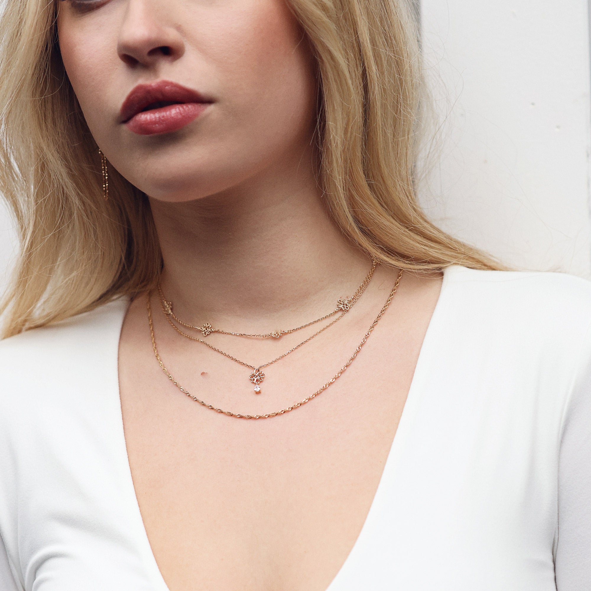 Collier doré JANICE - Bijou porté