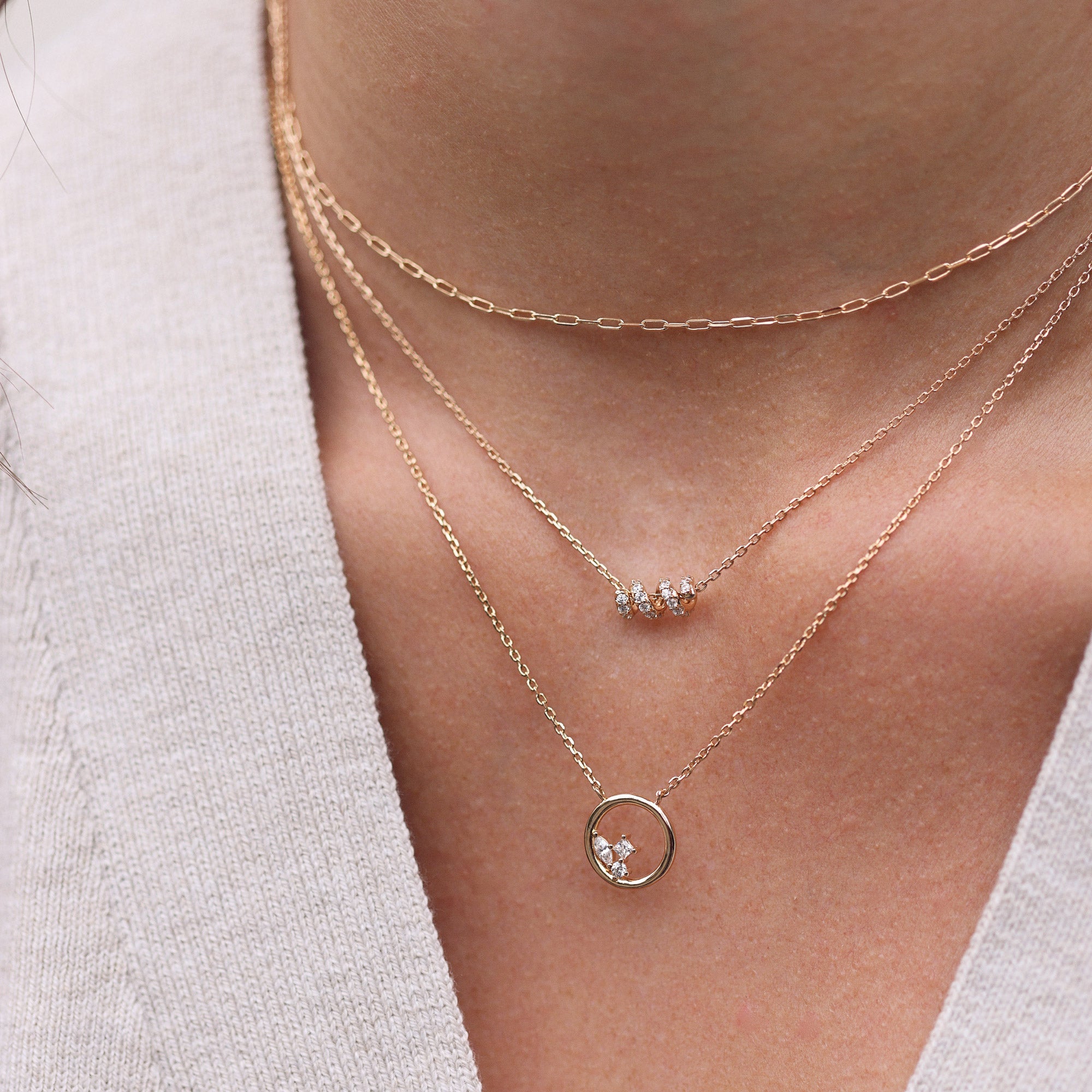 Collier doré zircons FABI - Bijou porté