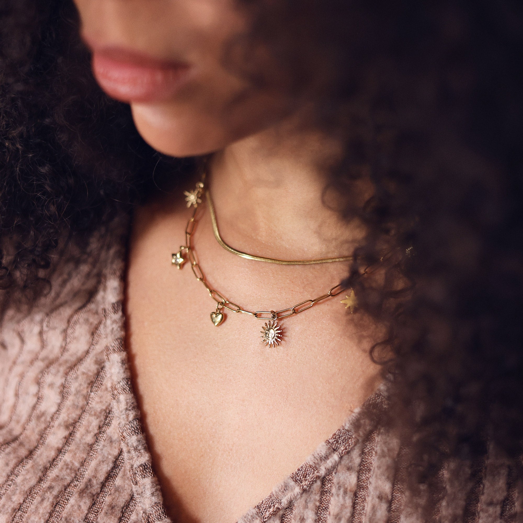 Collier double doré TEYSSA étoile coeur soleil - Bijou porté