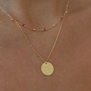 Collier double dore personnalisable pour gravure agate fuchsia Ava - Bijou porté