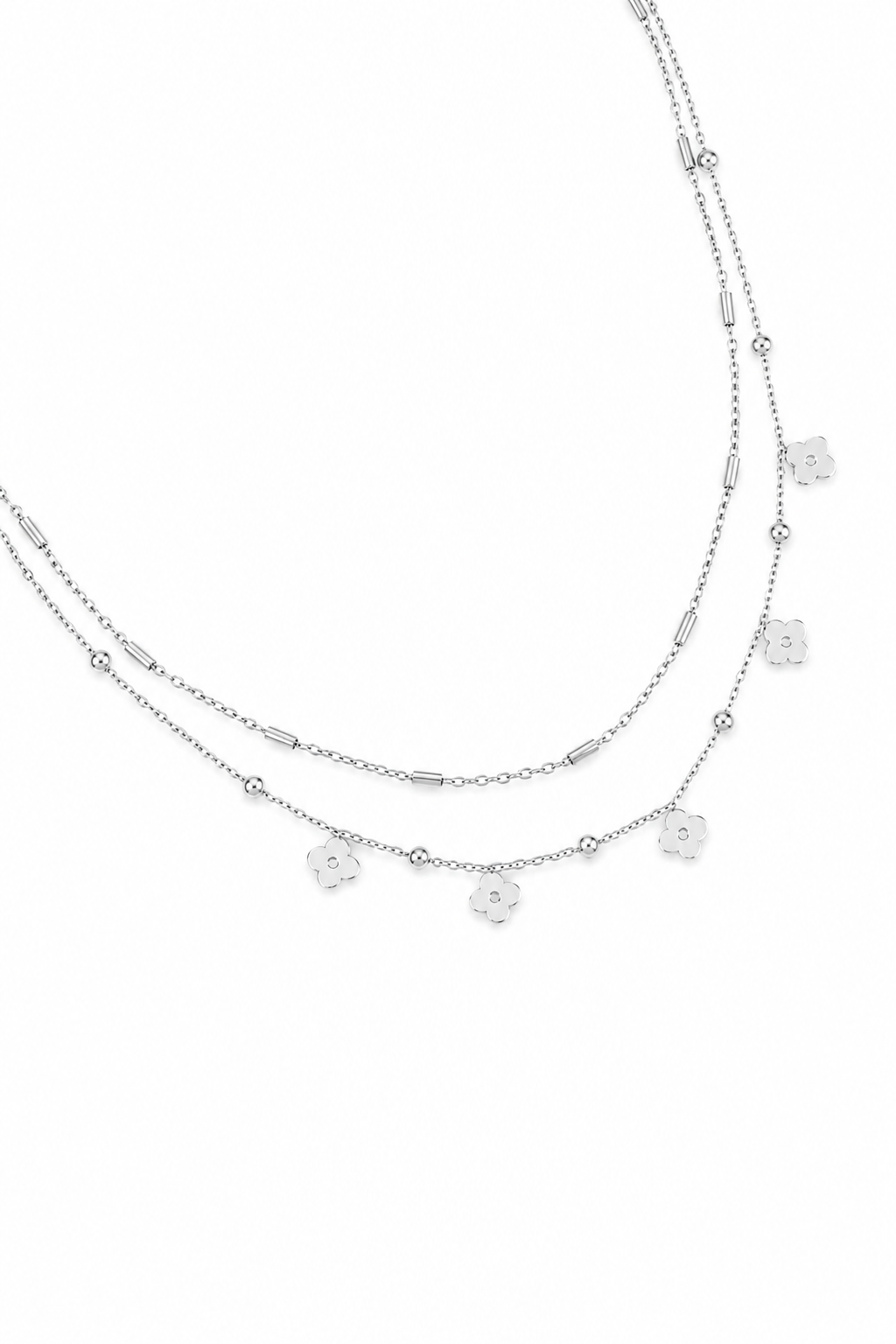 Collier double argenté Martine orné de fleurs - Bijou sur fond blanc