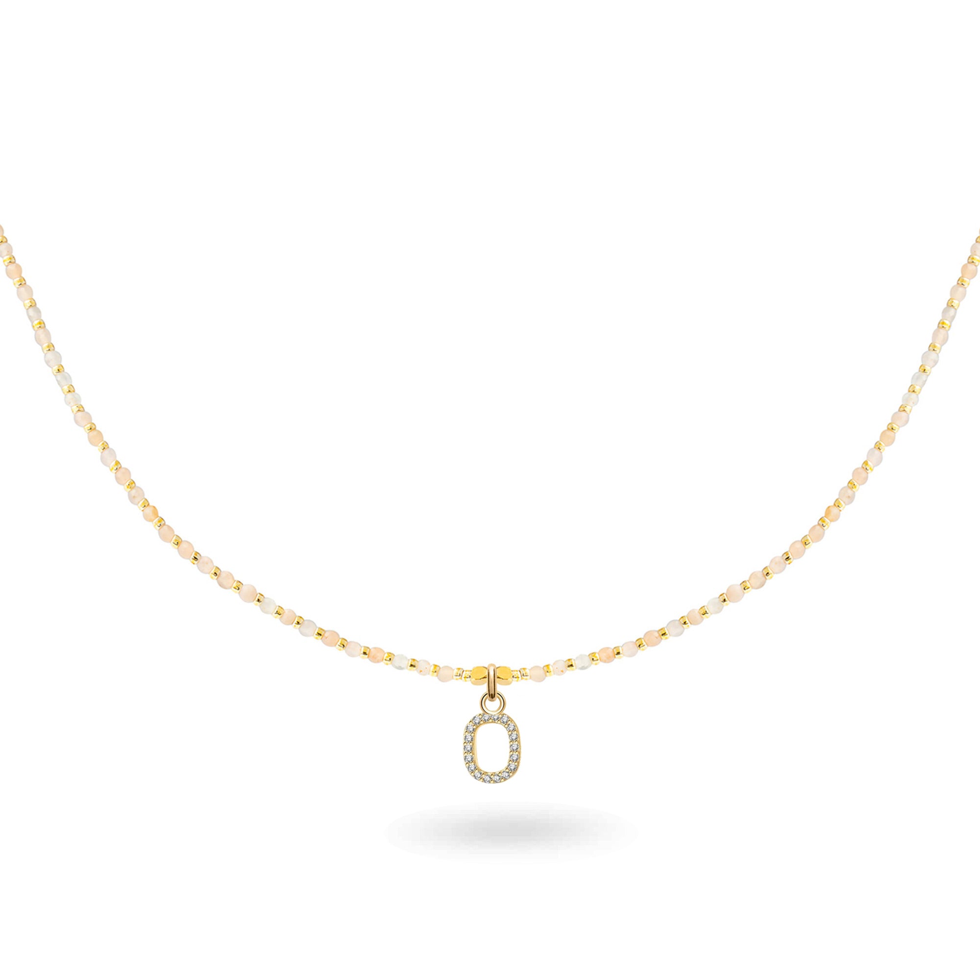 Collier doré personnalisable initiales et charms Nelia pierres du soleil - Bijou photographié sur fond blanc